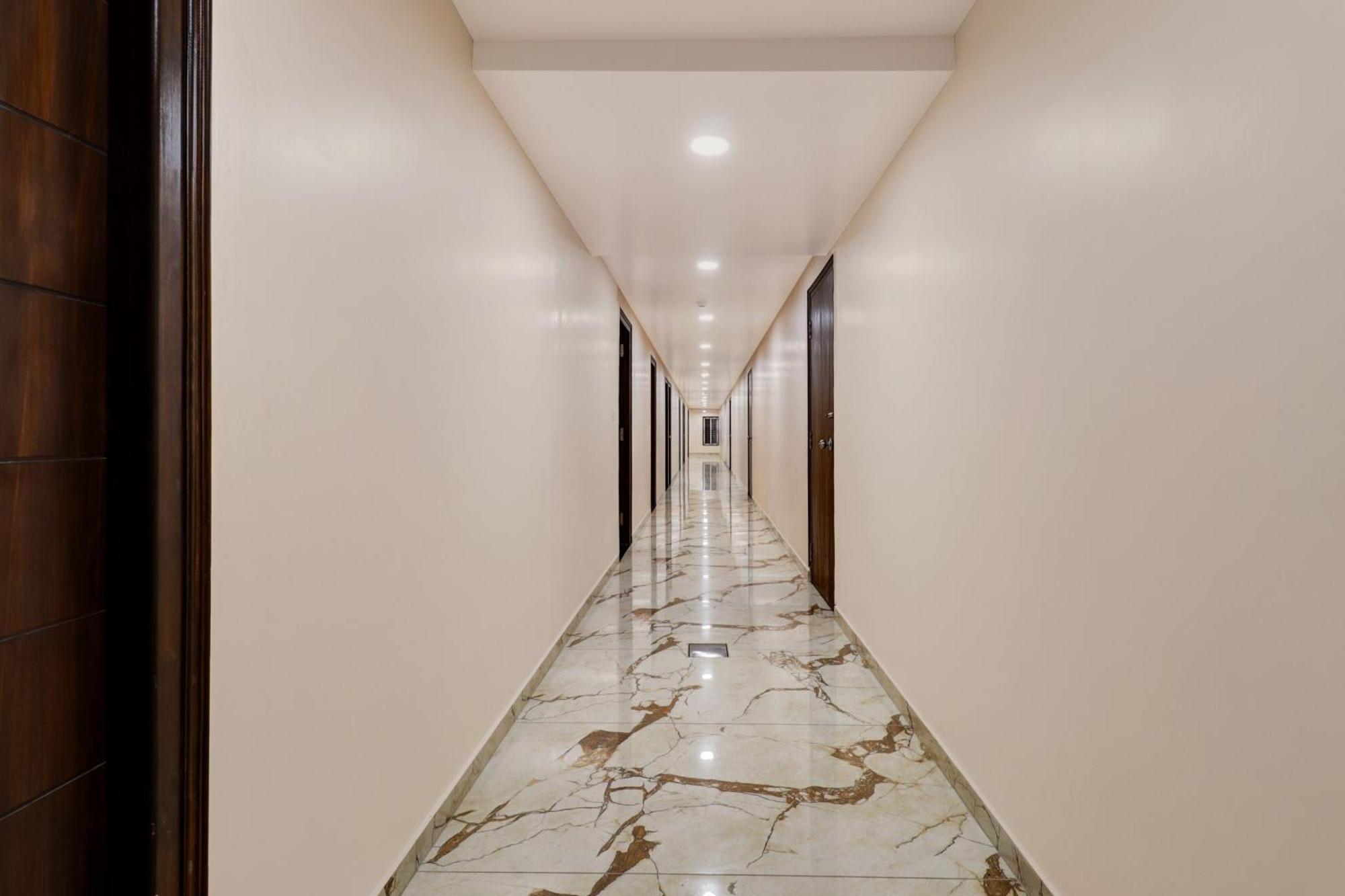 Super Townhouse Arekere Near Mithai Mahal Бангалор Екстериор снимка