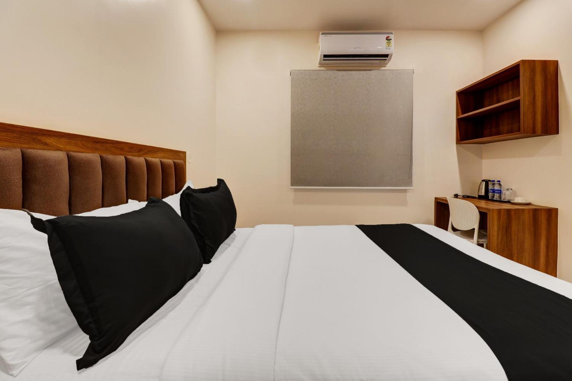 Super Townhouse Arekere Near Mithai Mahal Бангалор Екстериор снимка