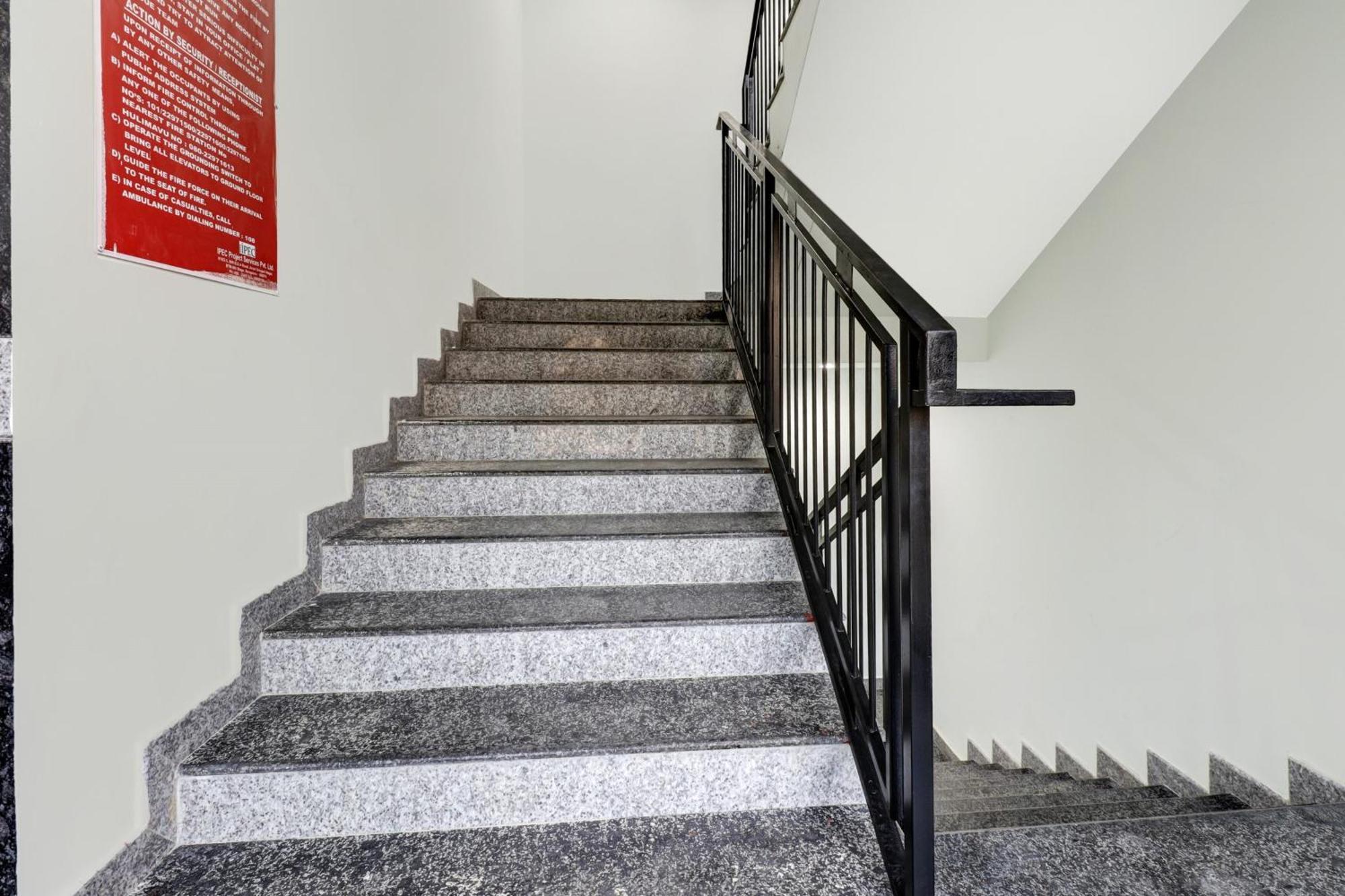 Super Townhouse Arekere Near Mithai Mahal Бангалор Екстериор снимка