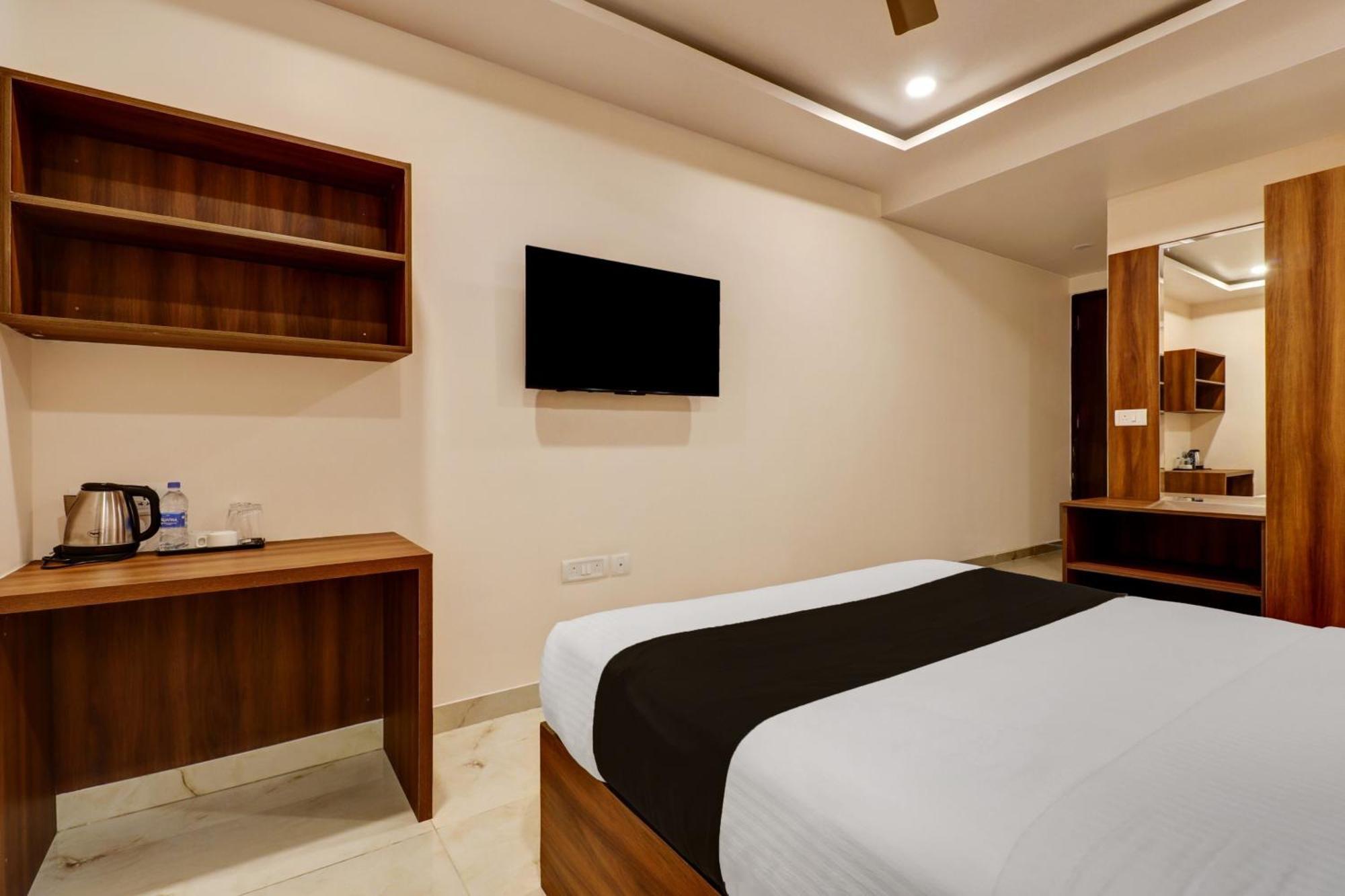 Super Townhouse Arekere Near Mithai Mahal Бангалор Екстериор снимка