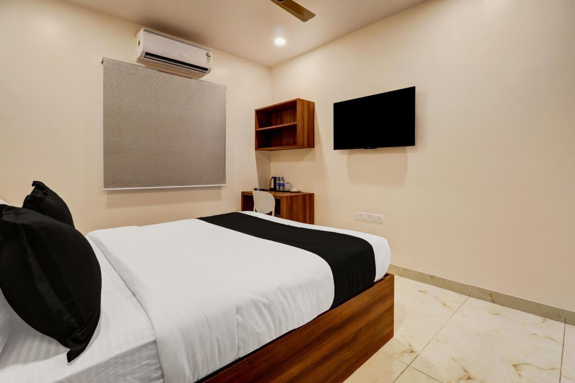 Super Townhouse Arekere Near Mithai Mahal Бангалор Екстериор снимка
